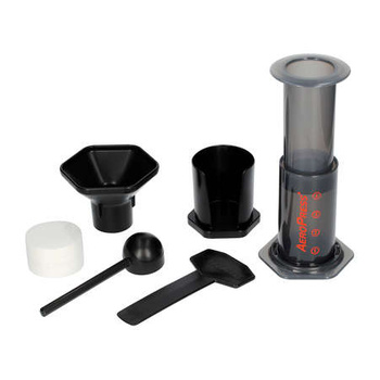AeroPress z zestawem akcesoriów